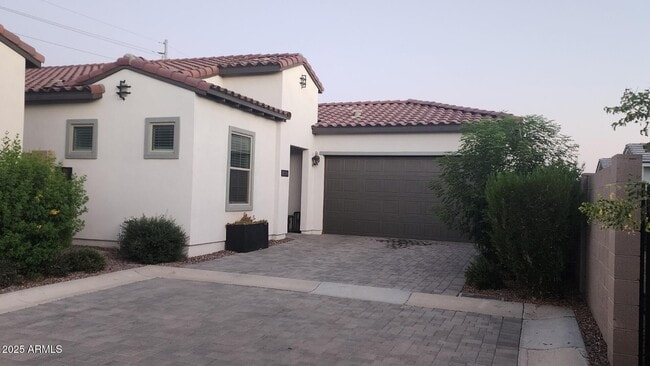 property at 11533 N Luckenbach St