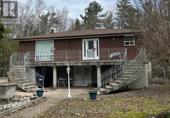 property at 61 Cedarlane Dr