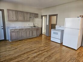 24 Ninth St, Unit 1 in Auburn, ME - Building Photo