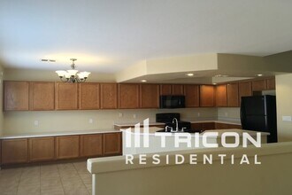 9556 W Hatcher Rd in Peoria, AZ - Building Photo - Building Photo