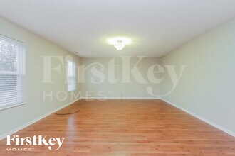 1303 Windswept Dr in Greenwood, IN - Foto de edificio - Building Photo