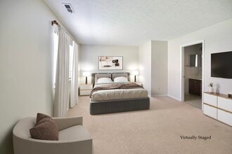 2245 Hedgerow Road in Columbus, OH - Building Photo - Building Photo