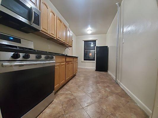 189 E Mosholu Pkwy N in Bronx, NY - Building Photo