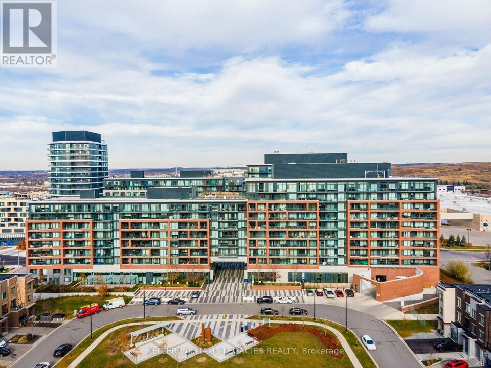 99 Eagle Rock Way in Vaughan, ON - Building Photo