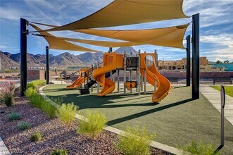 965 Nevada State Dr in Henderson, NV - Building Photo - Building Photo
