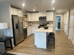 509 Porter Cir in Sandston, VA - Building Photo - Building Photo