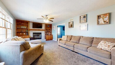14 Kleggstone Cir in Bloomington, IL - Building Photo - Building Photo