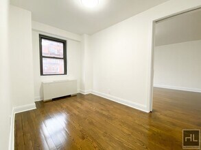 E 88th St in New York, NY - Building Photo - Building Photo