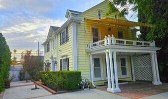 12039 Weddington St in Los Angeles, CA - Building Photo