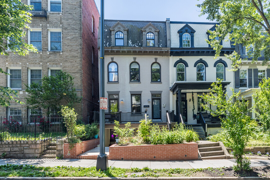 1636 Irving St NW in Washington, DC - Building Photo