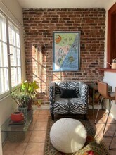 21 Chauncy St, Unit 42 in Cambridge, MA - Foto de edificio - Building Photo