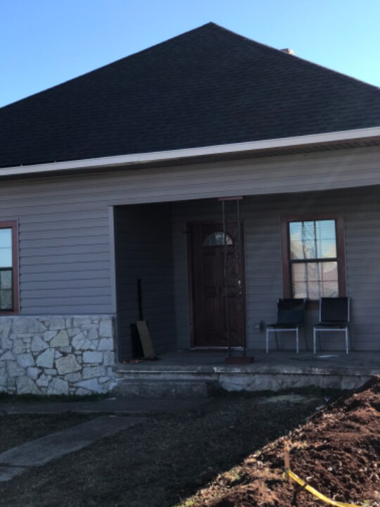 1004 NE 28th St in Oklahoma City, OK - Foto de edificio