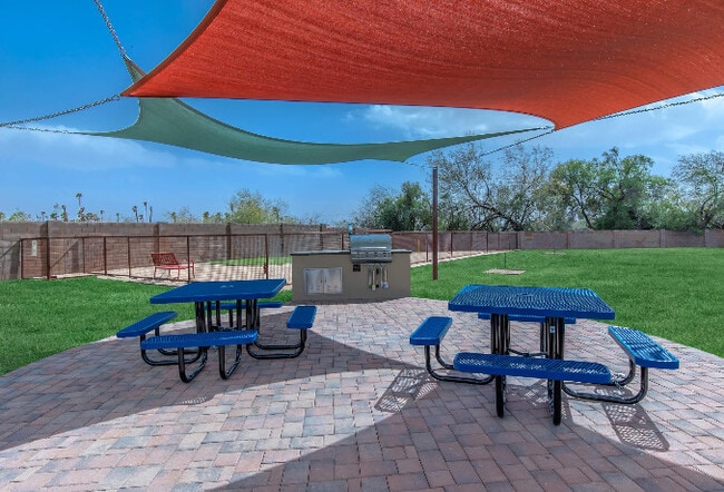 ALBANY in Mesa, AZ - Foto de edificio - Building Photo