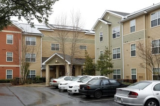Morris Court III in Pensacola, FL - Foto de edificio - Building Photo