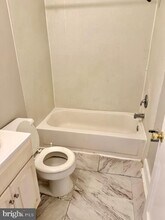 27 W Main St in Westminster, MD - Foto de edificio - Building Photo