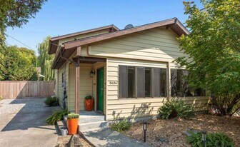 5636 49th Ave SW in Seattle, WA - Building Photo