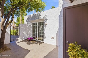 8756 E Via De La Luna in Scottsdale, AZ - Building Photo