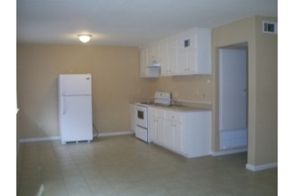 Del Isle Apartments in Galveston, TX - Building Photo - Interior Photo