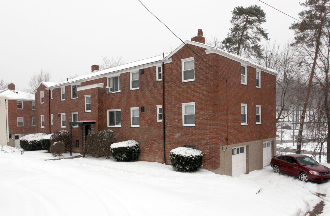 781 Cooke Ln in Pittsburgh, PA - Foto de edificio