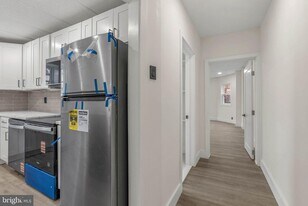 1812 S 17th St in Philadelphia, PA - Building Photo