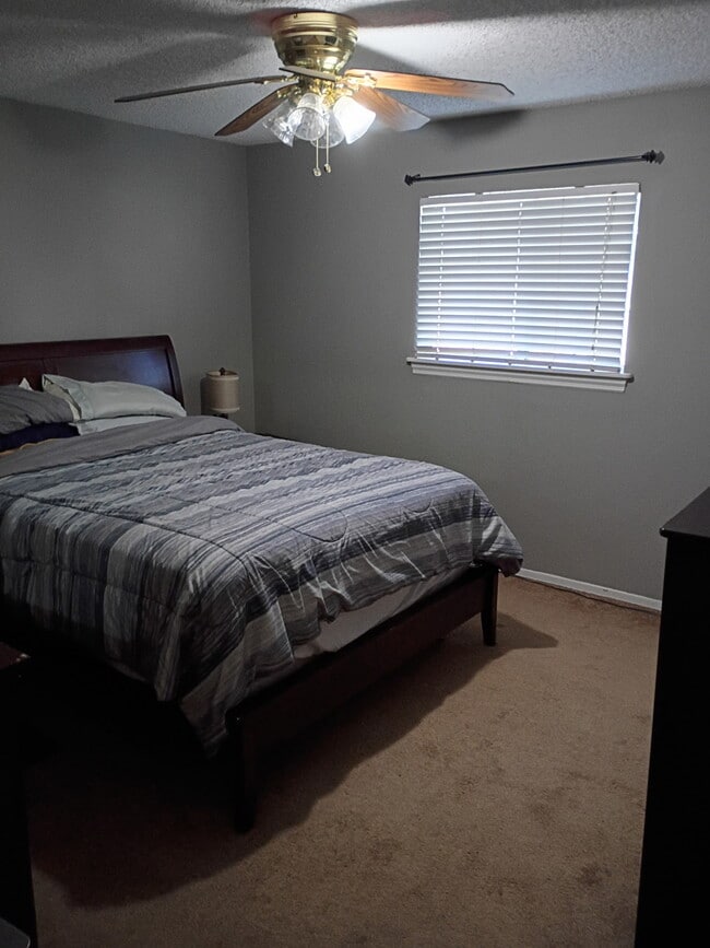 property at 1129 W Avenue J8