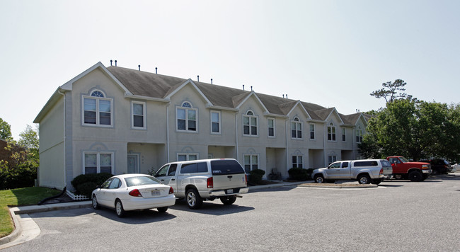 Zachary Place in Virginia Beach, VA - Foto de edificio - Building Photo