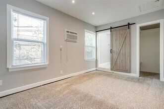 10325 Fern Dr in Dallas, TX - Foto de edificio - Building Photo