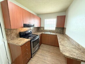 15410 NW 32 Ct in Miami Gardens, FL - Building Photo - Building Photo