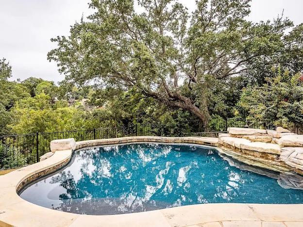 16308 Lake Loop in Austin, TX - Building Photo - Building Photo