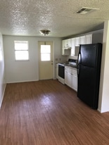 4850 5th St in Zephyrhills, FL - Building Photo