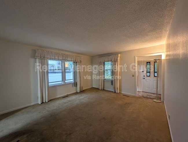 5027 6th St NE in Minneapolis, MN - Building Photo - Building Photo