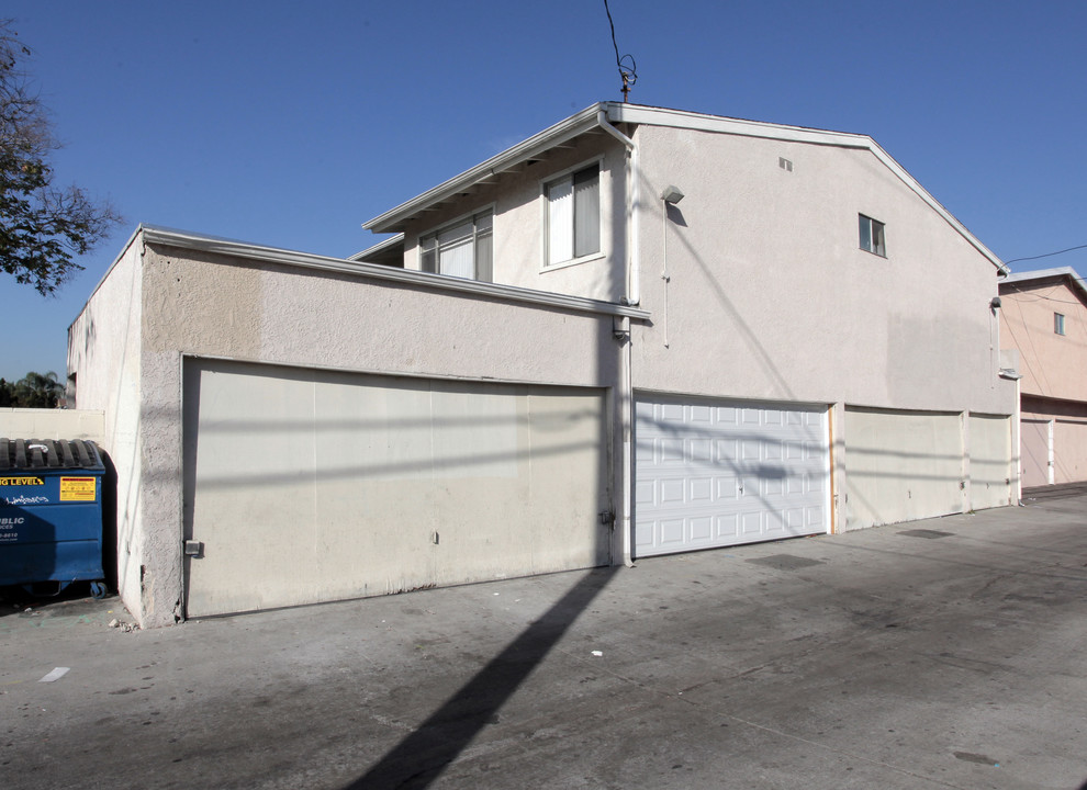 928 S Fann St in Anaheim, CA - Building Photo