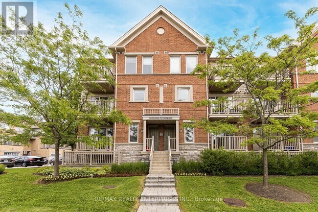 5625-5625 Oscar Peterson Blvd in Mississauga, ON - Building Photo - Building Photo