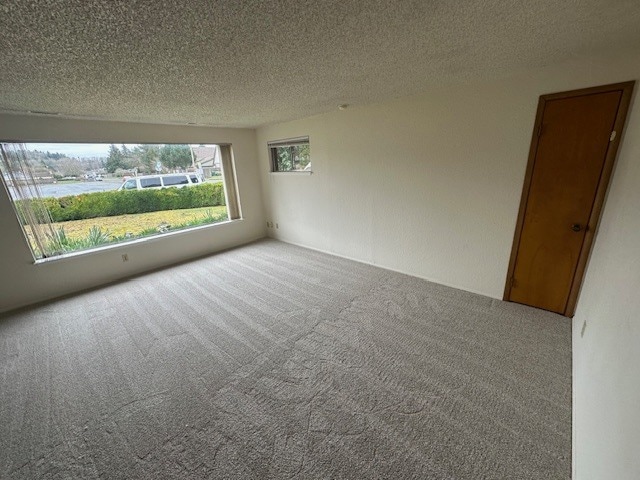 107 N St SE, Unit A in Auburn, WA - Foto de edificio - Building Photo