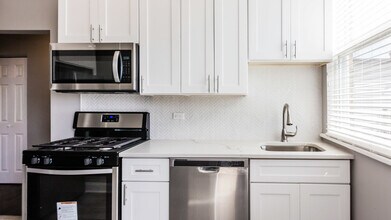 3907 W Belden Ave in Chicago, IL - Building Photo - Building Photo
