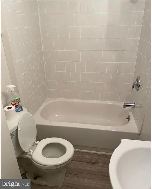 property at 352 N Gross St