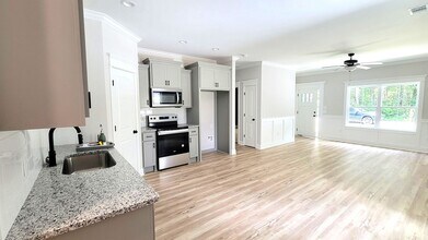 137 Jane St in Midway, GA - Building Photo - Building Photo