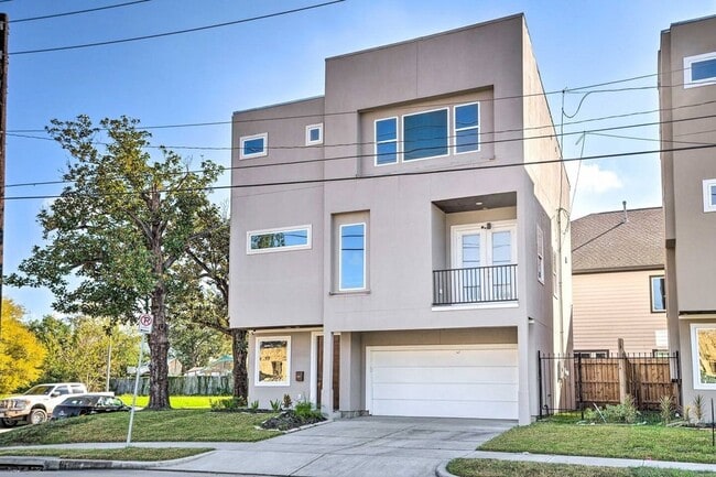 6403 Bowling Green St in Houston, TX - Building Photo - Building Photo