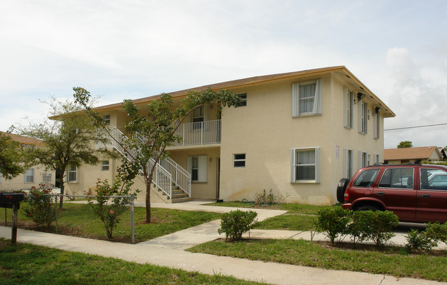 2107-2109 SE 3rd St in Boynton Beach, FL - Foto de edificio - Building Photo