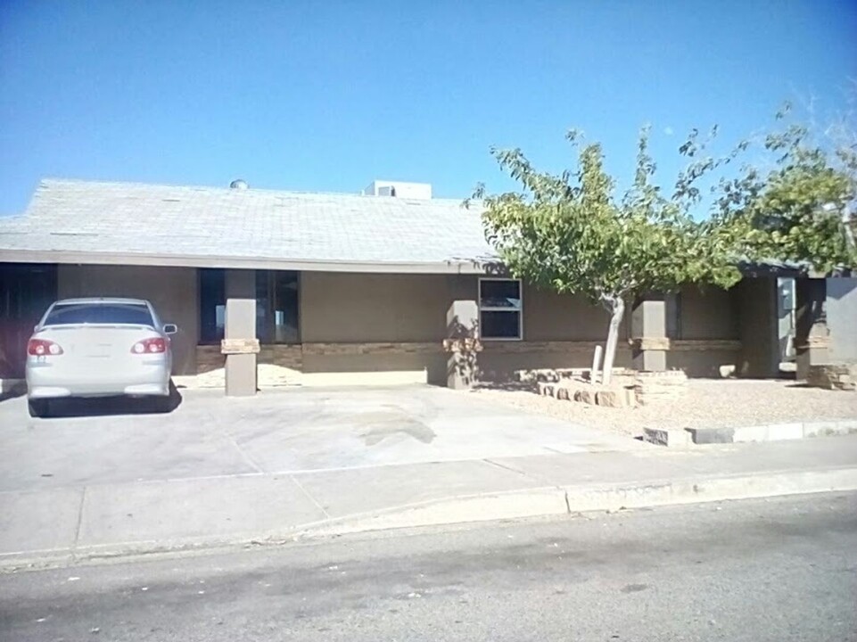 930 Center St in Henderson, NV - Building Photo