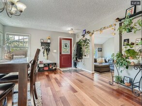 8504 N Foss Ave in Portland, OR - Building Photo - Building Photo