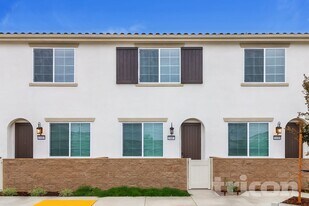 10487 Viva Ct in Elk Grove, CA - Building Photo