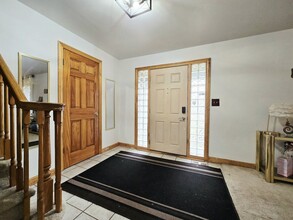 230 Fairfield Ct in Bloomingdale, IL - Building Photo - Building Photo