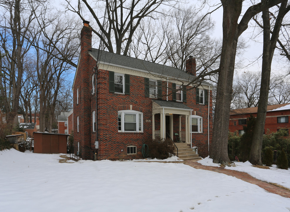 908 Hudson Ave in Takoma Park, MD - Building Photo