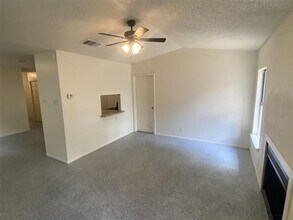 2505 Corian Glen Dr in San Antonio, TX - Building Photo - Building Photo
