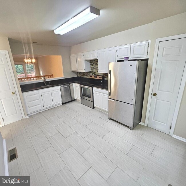 property at 1509 Templeton Pl
