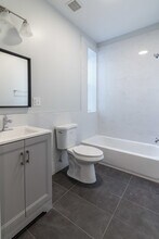 5134 N Oakley Ave in Chicago, IL - Building Photo - Building Photo