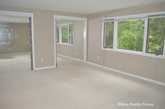 50 Undine Rd, Unit 1 in Boston, MA - Building Photo - Building Photo