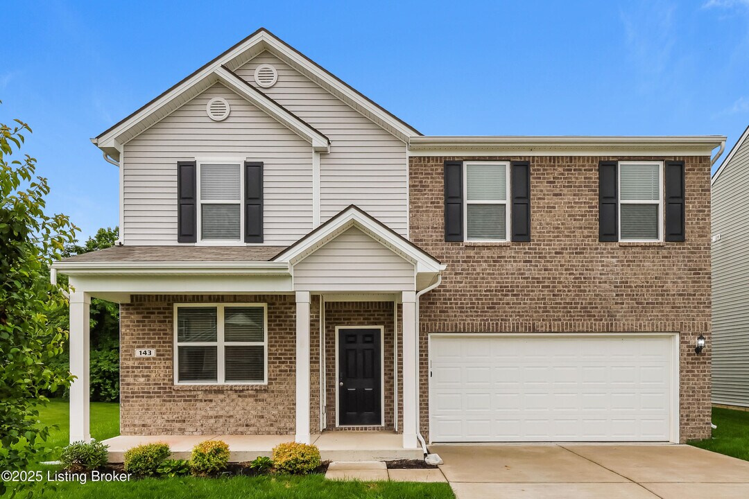 143 Ardmore Crossing Dr in Shelbyville, KY - Building Photo