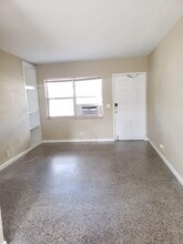 3718 Henry Ave in West Palm Beach, FL - Building Photo - Building Photo